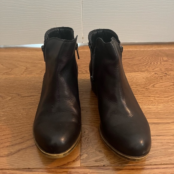 Lucky Brand Basel Booties black size 6 - Picture 1 of 5